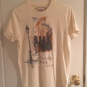 Men’s Small Ruehl 925 tee.